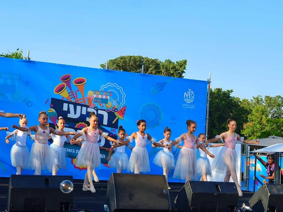 מופע פורים 2022 מול אלפי צופים
